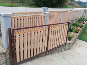 PVC ograda - boja bukve